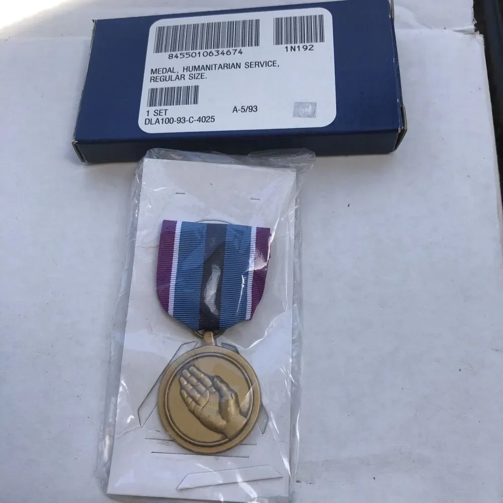 Vintage 1993 US Military Humanitarian Service Medal Full Size With Original Box